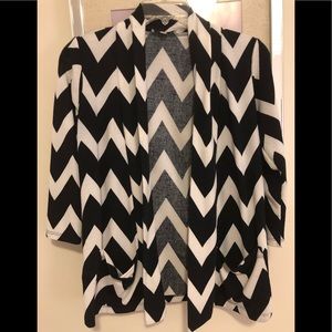 chevron women’s size small black & white cardigan